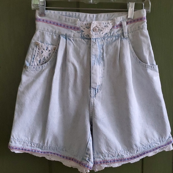 Nuovo Pants - Vintage high waist denim shorts